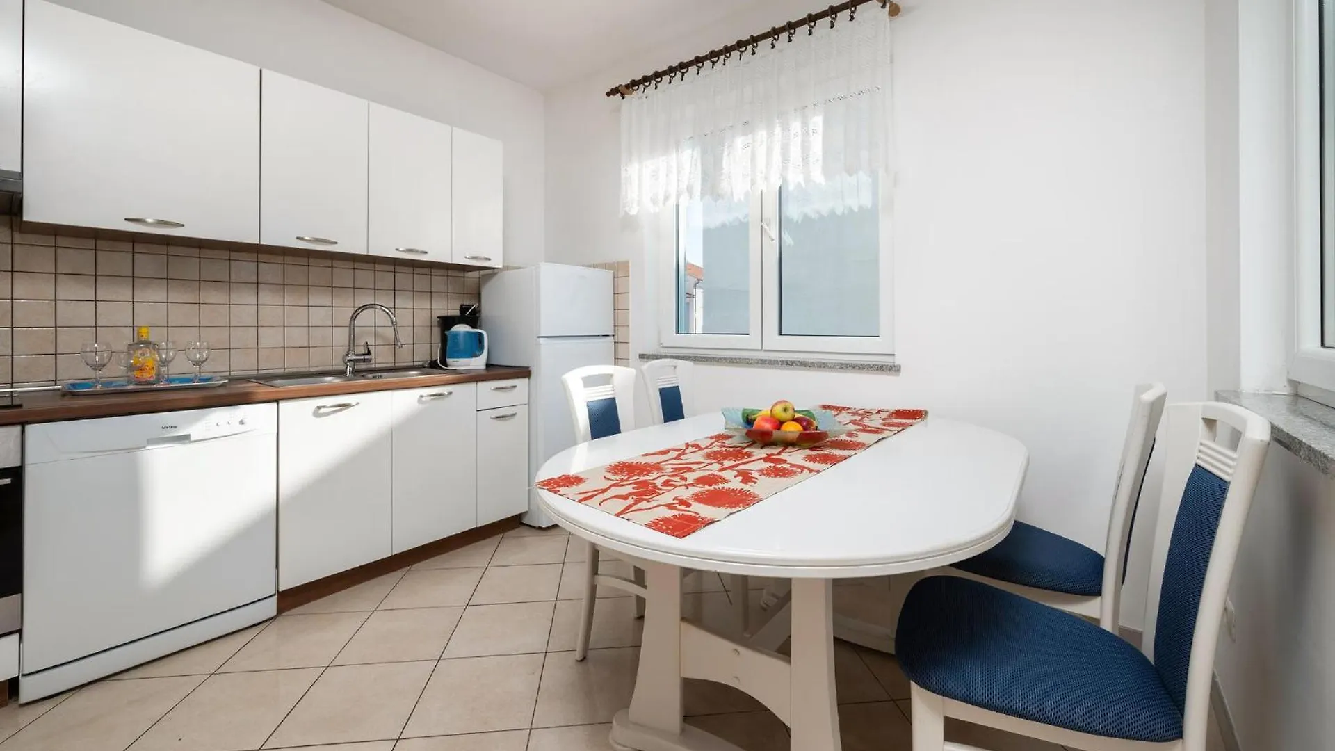 Nice Apartment In Rovinj With Kitchen